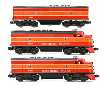 Southern Pacific powered unit, unpowered, and b unit