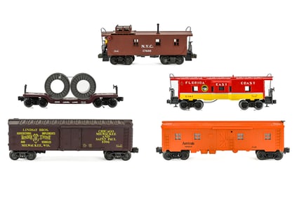 5 Lionel Cars: Flatcar, Cabooses, Reefer and More