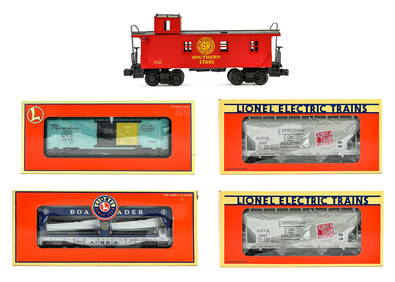 Lionel Hoppers, Loader, Caboose and NYC Boxcar Lot (1 of 7)