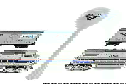 Lionel Amtrak Diesel, Cars, and Water Tower Lot (1 of 6)