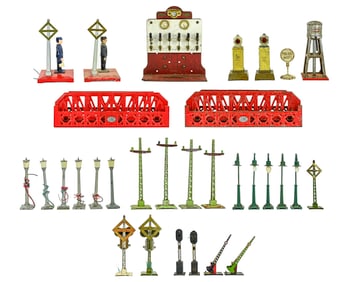 Lionel Crossings, Signals, Poles, and More Lot