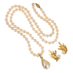 Pearl Diamond & Yellow Gold Necklace & Earrings.