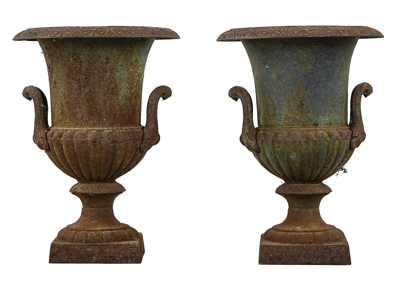 Pair of Cast Iron Garden Urns: Pair of cast iron garden urns, diameter 12", ht 16"