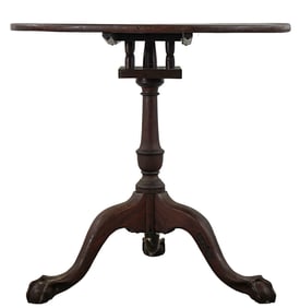 18th c Chippendale Tilt top tea table
