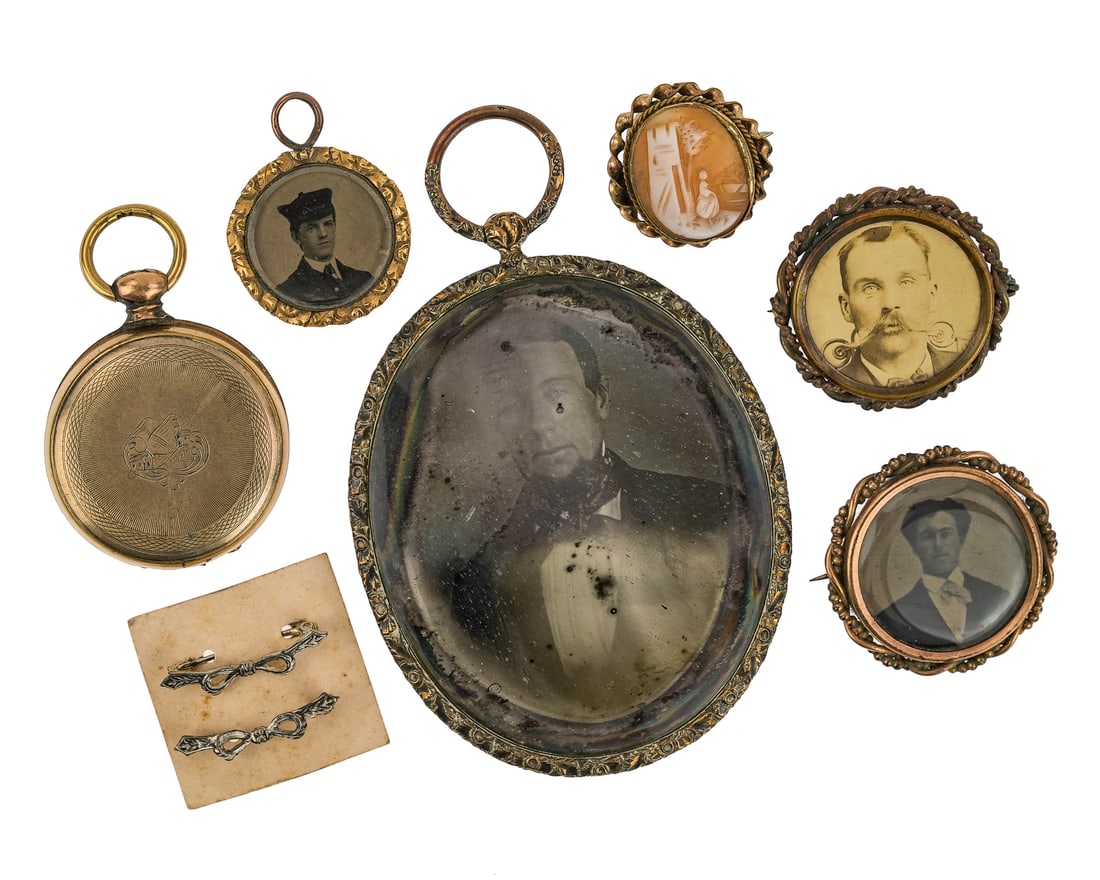 Group of 5 Victorian Photo Lockets (1 of 7)