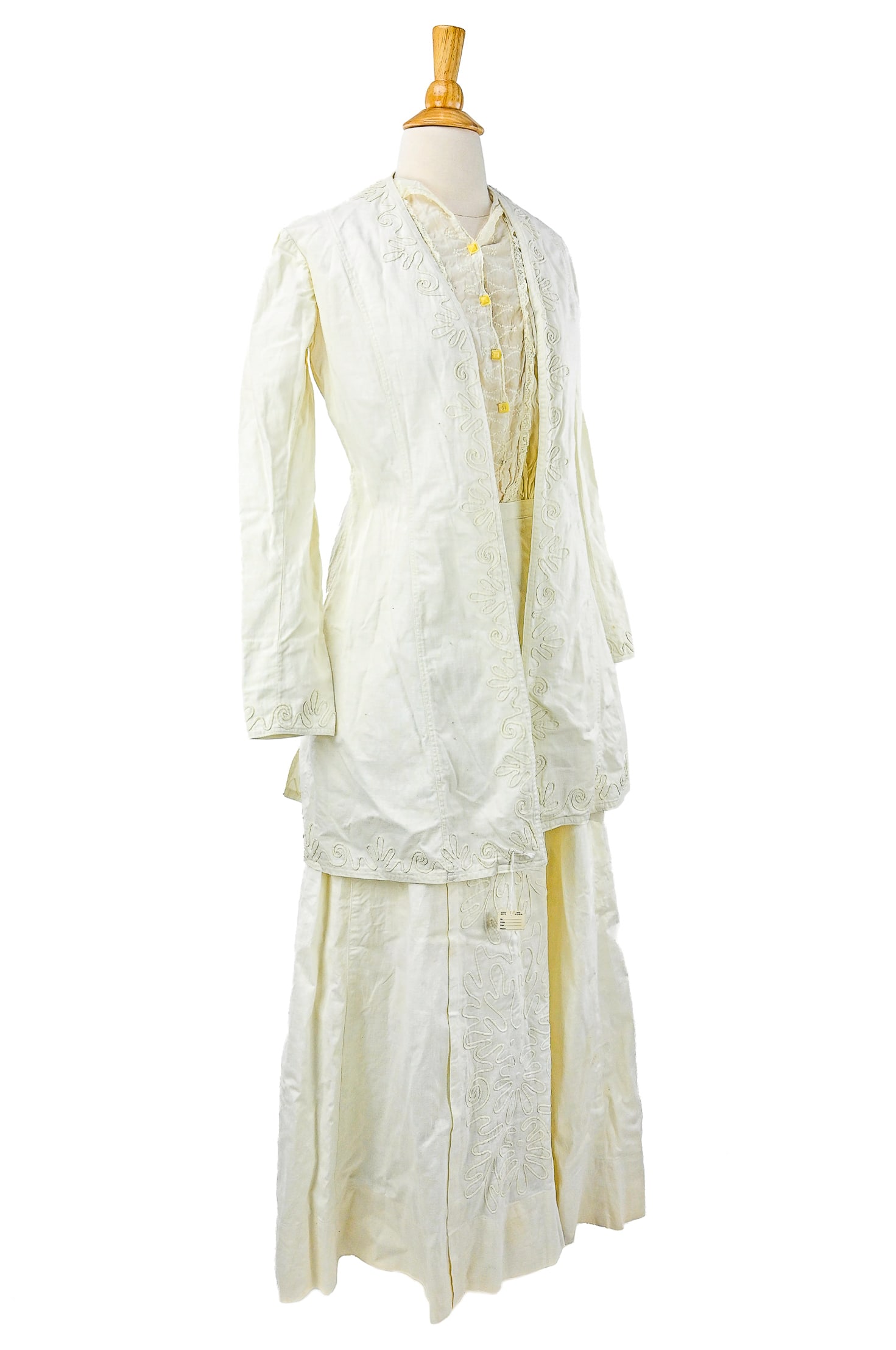 Late Victorian White Cotton Duster: Late Victorian white cotton duster, sold with a white cotton & lace summer dress (duster width 15", length 34"
