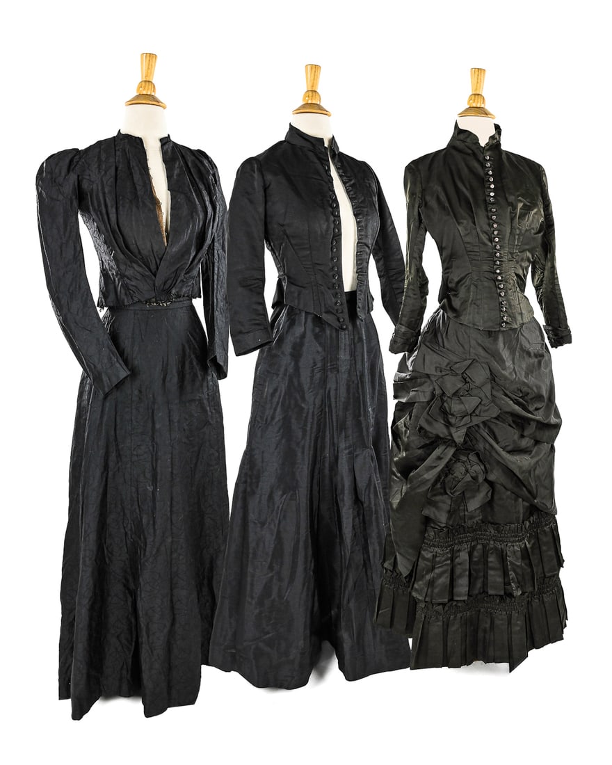 3 Black Victorian Mourning Outfits (1 of 10)