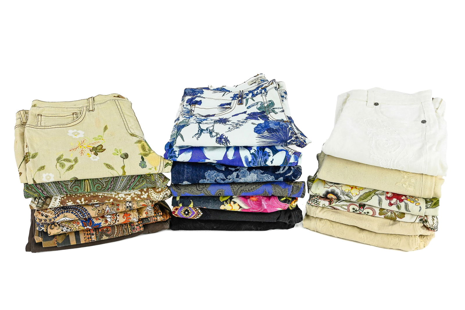 Etro Designer Patterned Jeans & Pants Lot – 19 Pairs: Nineteen women’s designer pants, primarily Etro, known for their intricate patterns and premium materials. Includes standout styles such as: Etro size 29 black jeans with embroidered floral design;