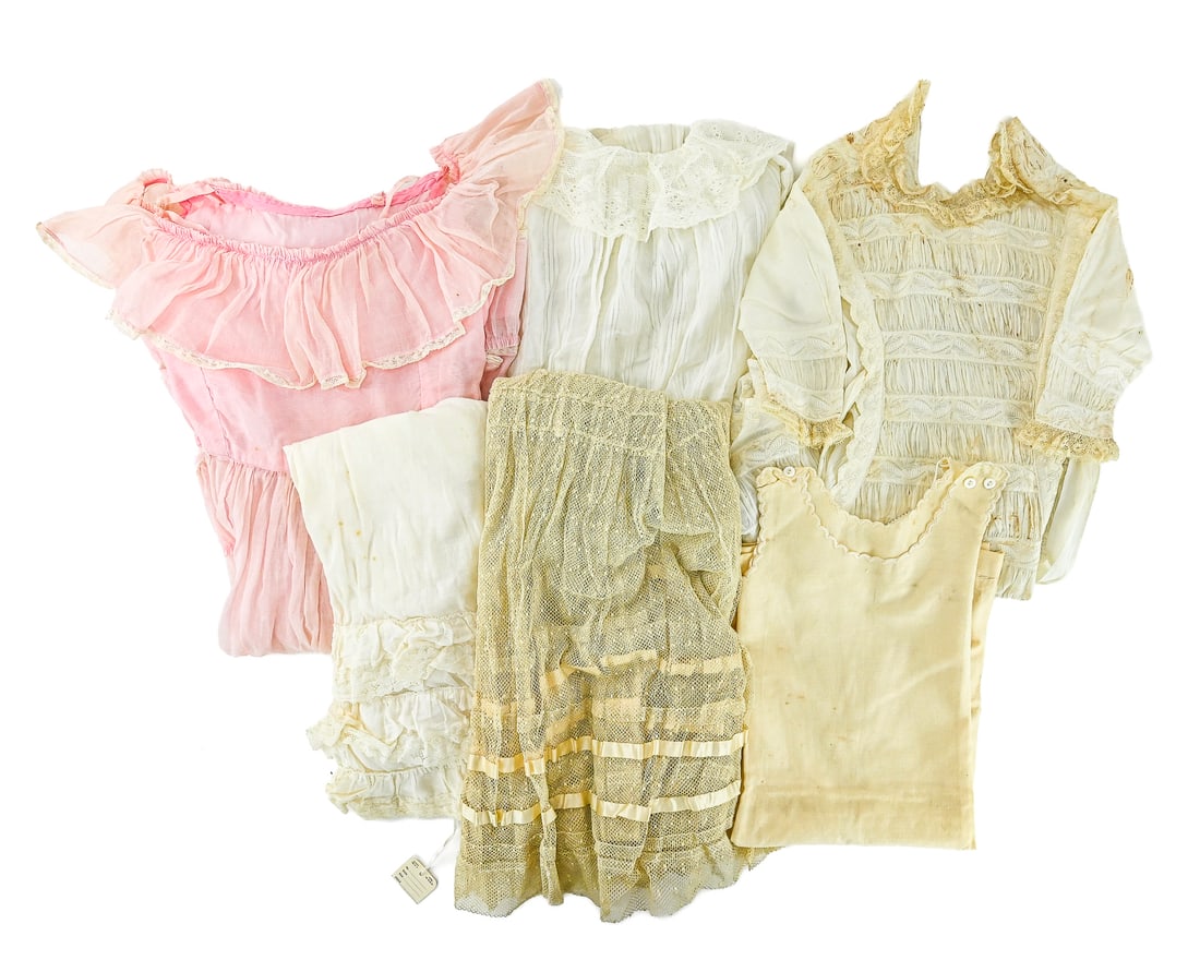 Group of Approx. 20 Children’s Linen Garments (1 of 6)