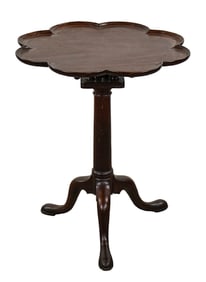 18th c Slipper Foot Clover top Tea Table