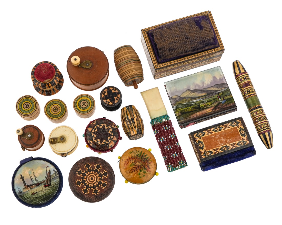 Fine 19th c Sewing Collectibles: Fine 19th- early 20th c sewing collectibles, including Tunbridgeware, micro mosaic inlay, fernware needle cases, micro mosaic thimble cases, crank reel tape measures, reverse painted needle cases, sli