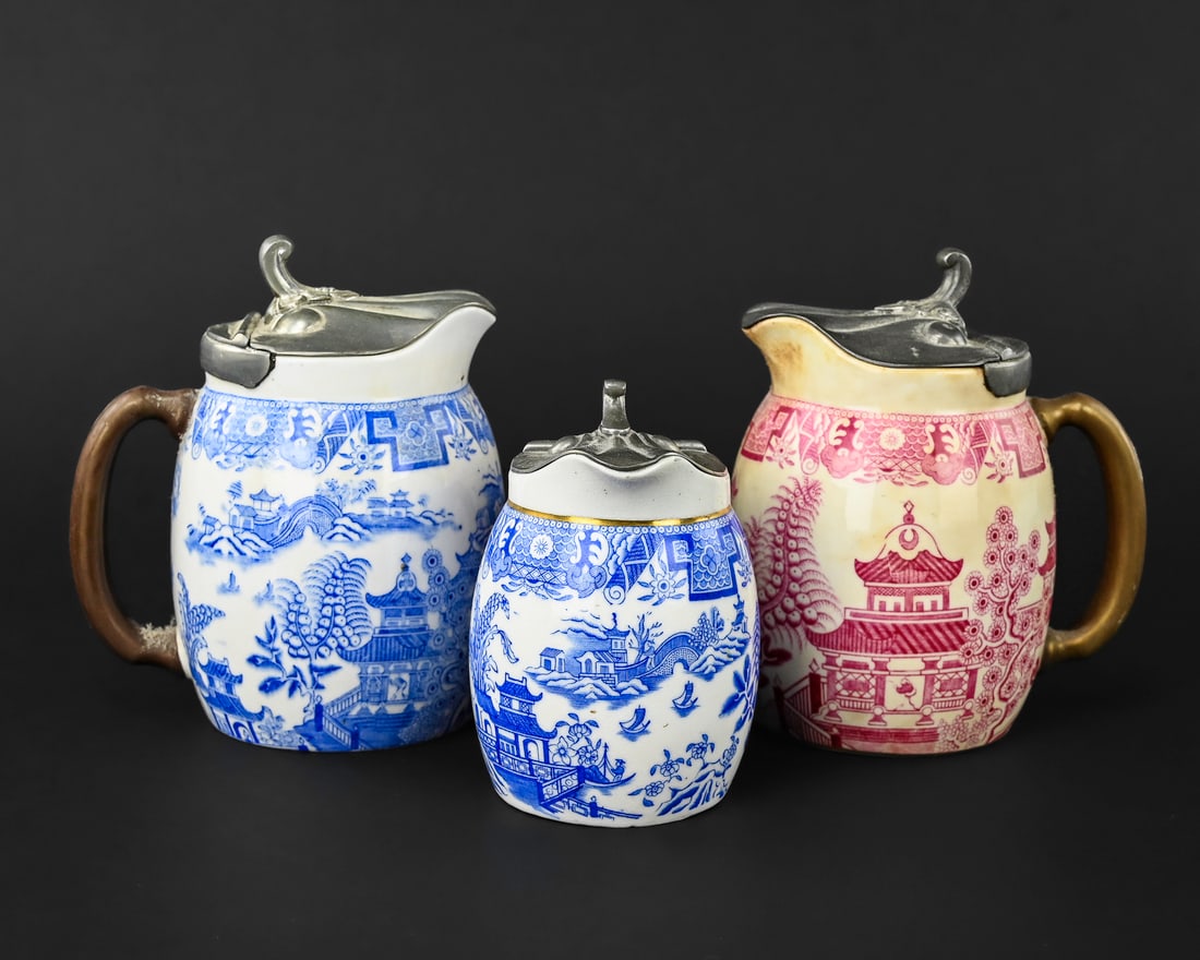 3 Royal Worcester "Willow Pattern" Pitchers (1 of 8)