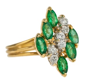 18k Emerald & Diamond Ring