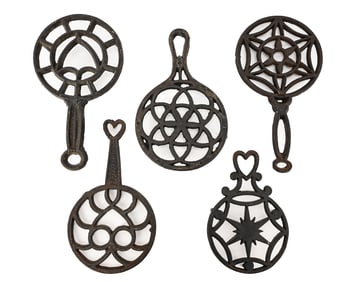 Cast Iron Circular Trivets with Handles (5 pcs)