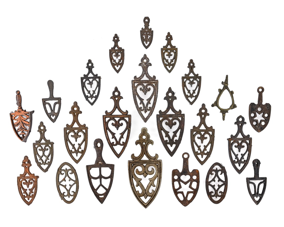 23 Cast Iron Trivets – Various Designs (1 of 10)