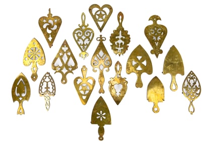 Brass Spade Trivets with Cutout Motifs (16 pcs)