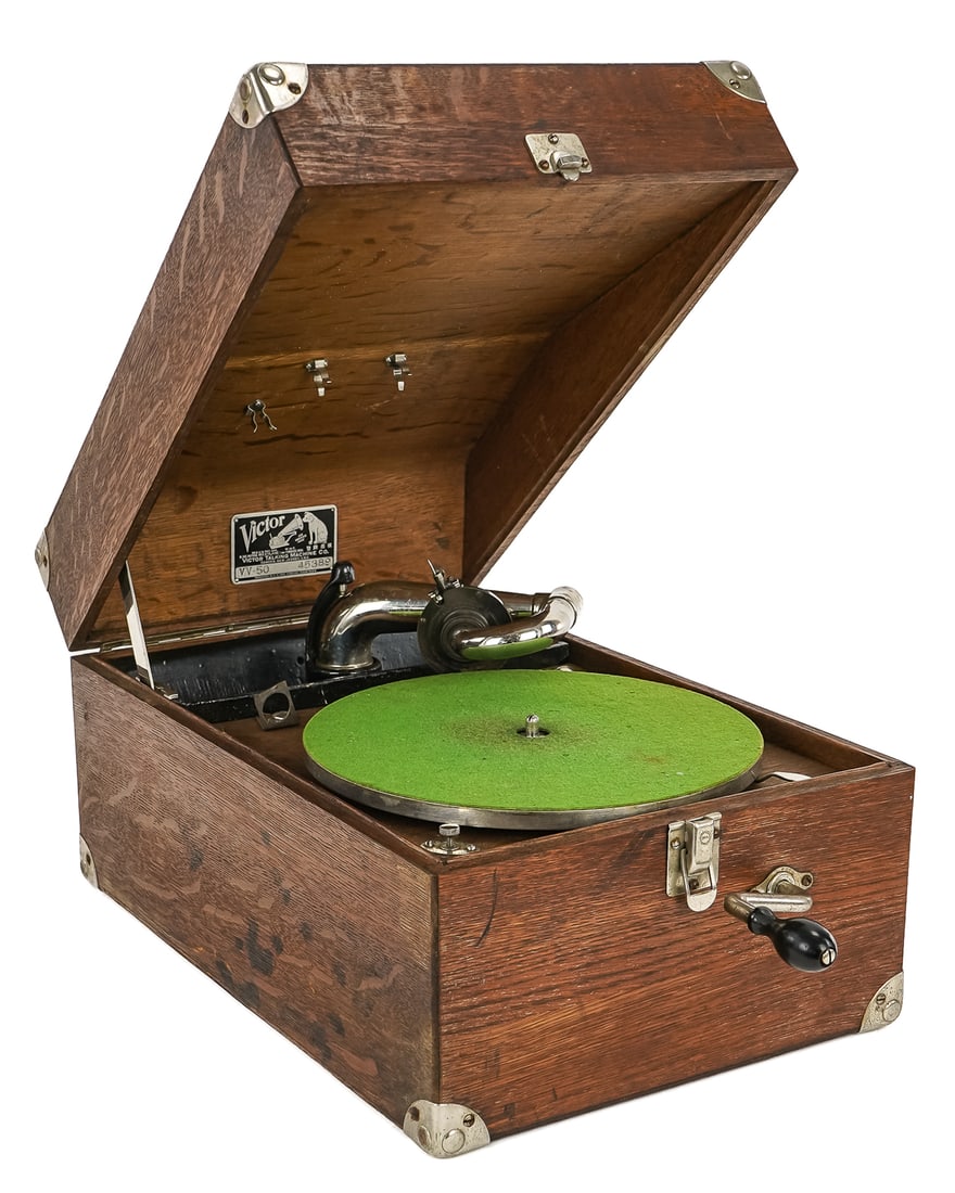Victrola Model 50 Oak Portable Phonograph (1 of 8)