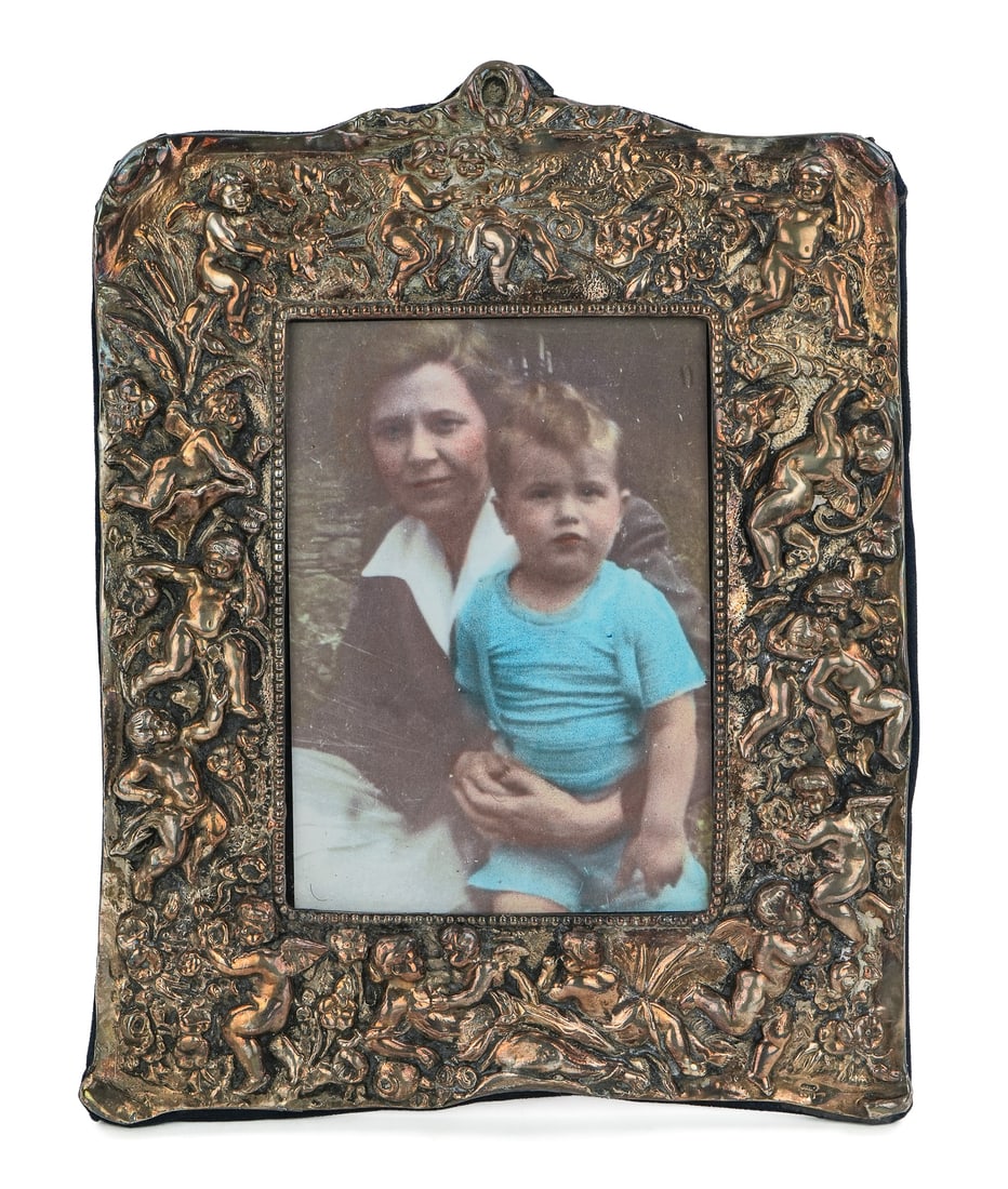 Edwardian Repousse Sterling Portrait Frame (1 of 3)