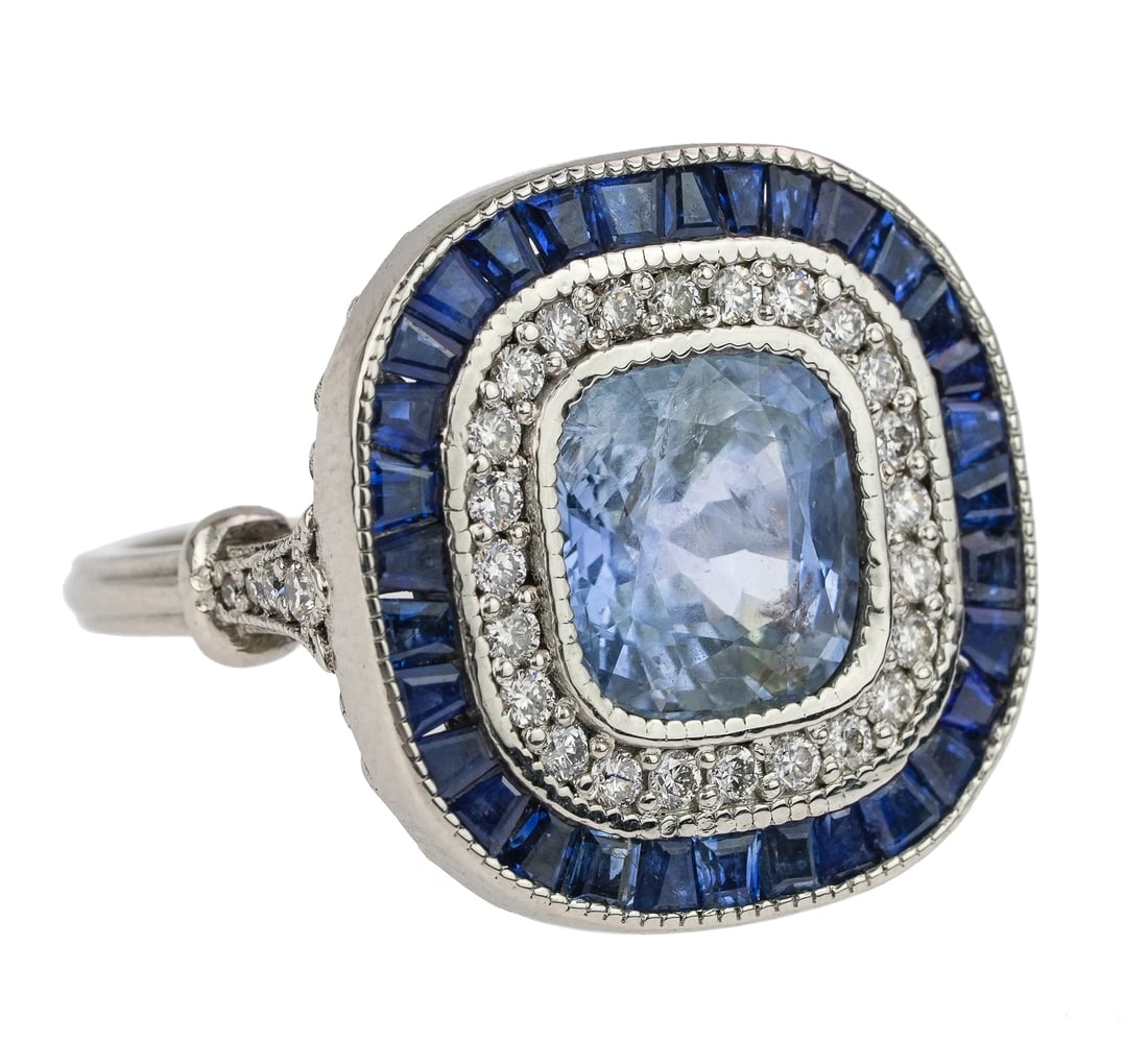 4 CT Sapphire & Diamond Ring (1 of 10)