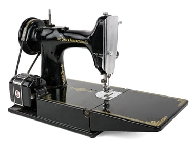 Singer 221 Featherweight Sewing Machine