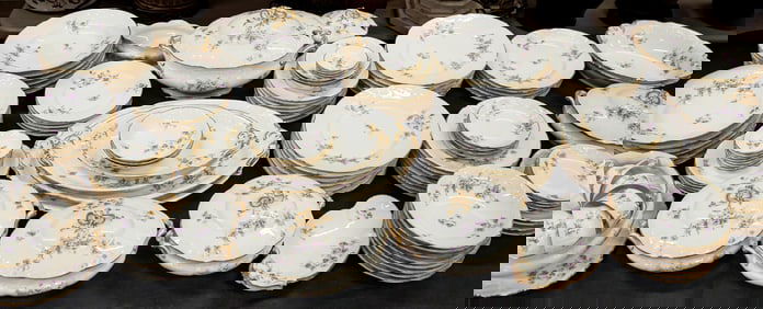 115 pcs. Delinieres Limoges Porcelain Tableware