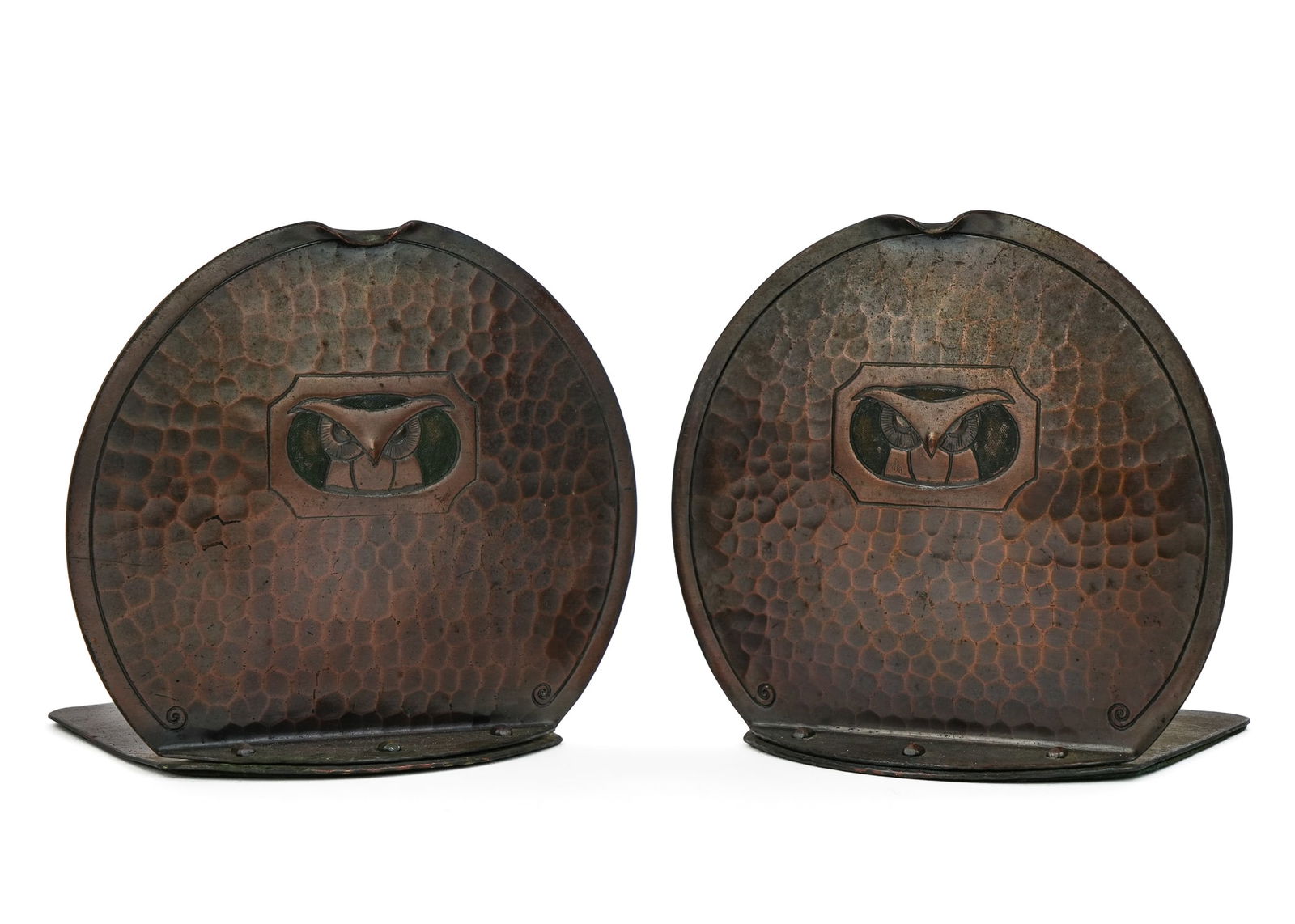 Roycroft "Owl" bookends: Pair of Roycroft Arts & Crafts "Owl" bookends, East Aurora, NY, hand hammered copper, mid Roycroft orb, Aurora finish, ht 5"
