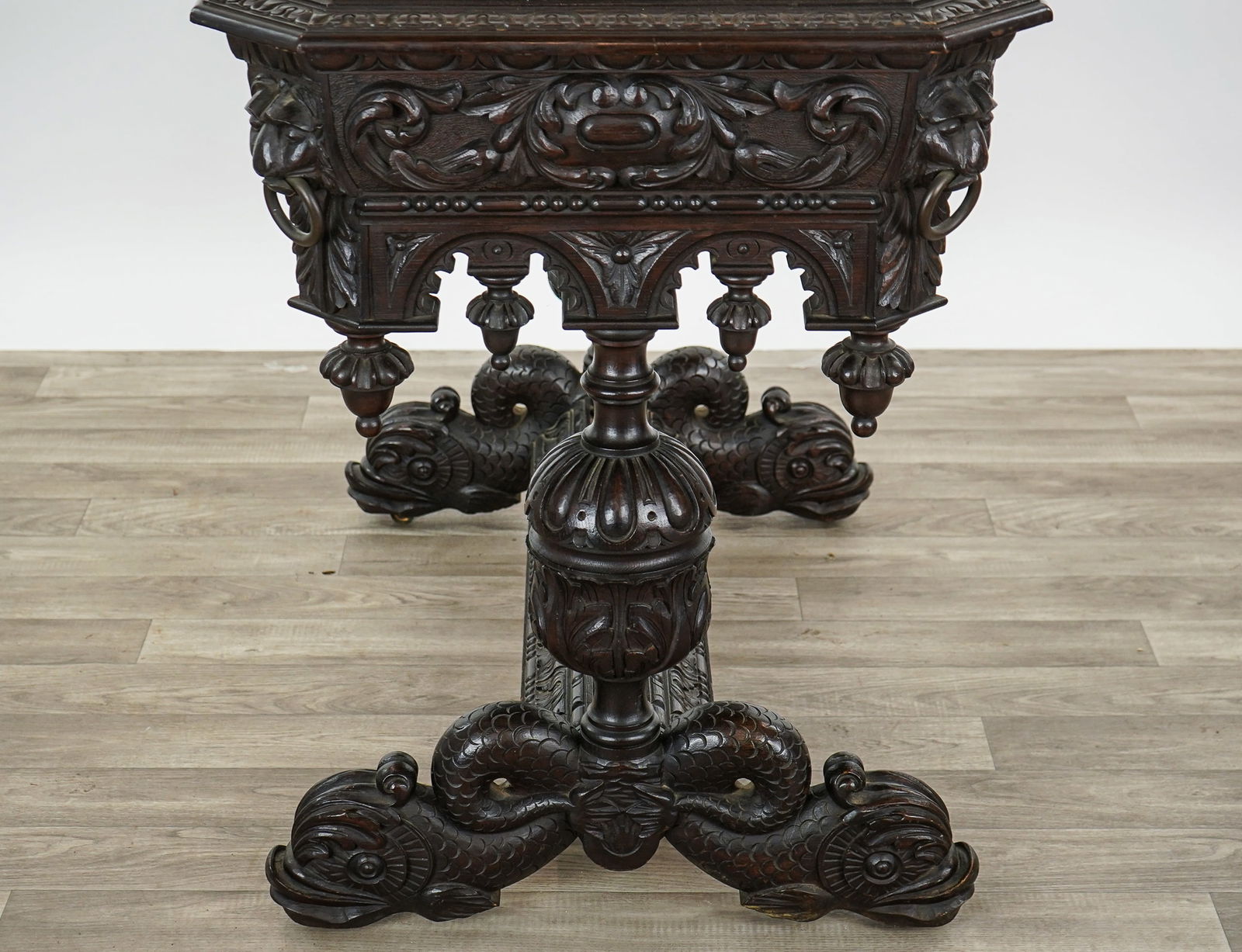 Circa 1910 Gothic Revival parlor table - 7