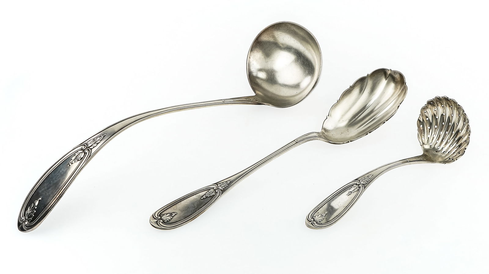 7 pcs. Mid 19th c. Coin Silver "Olive" Flatware - 3