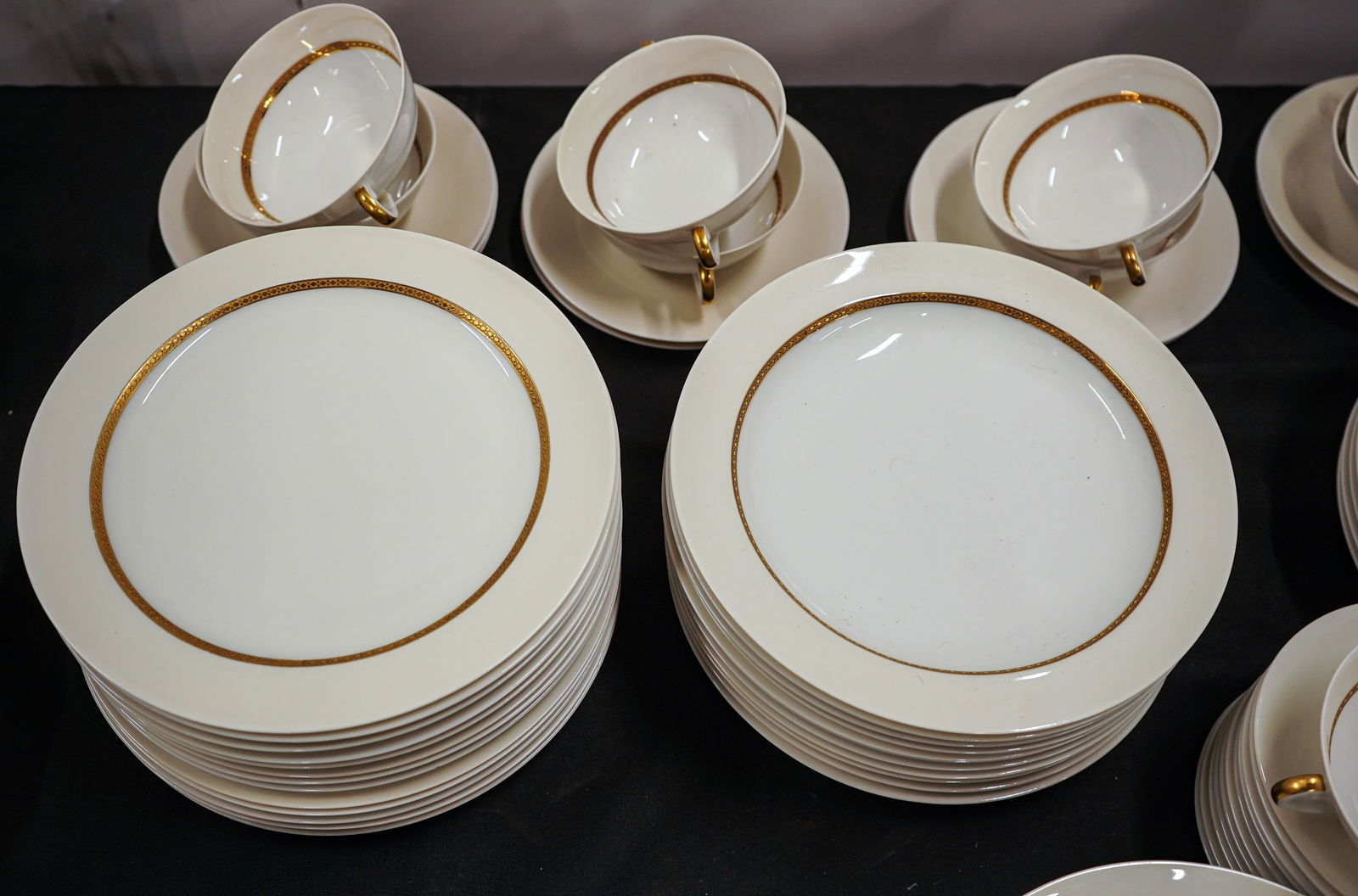 140 pcs. Vignaud Limoges Porcelain Dinnerware - 6