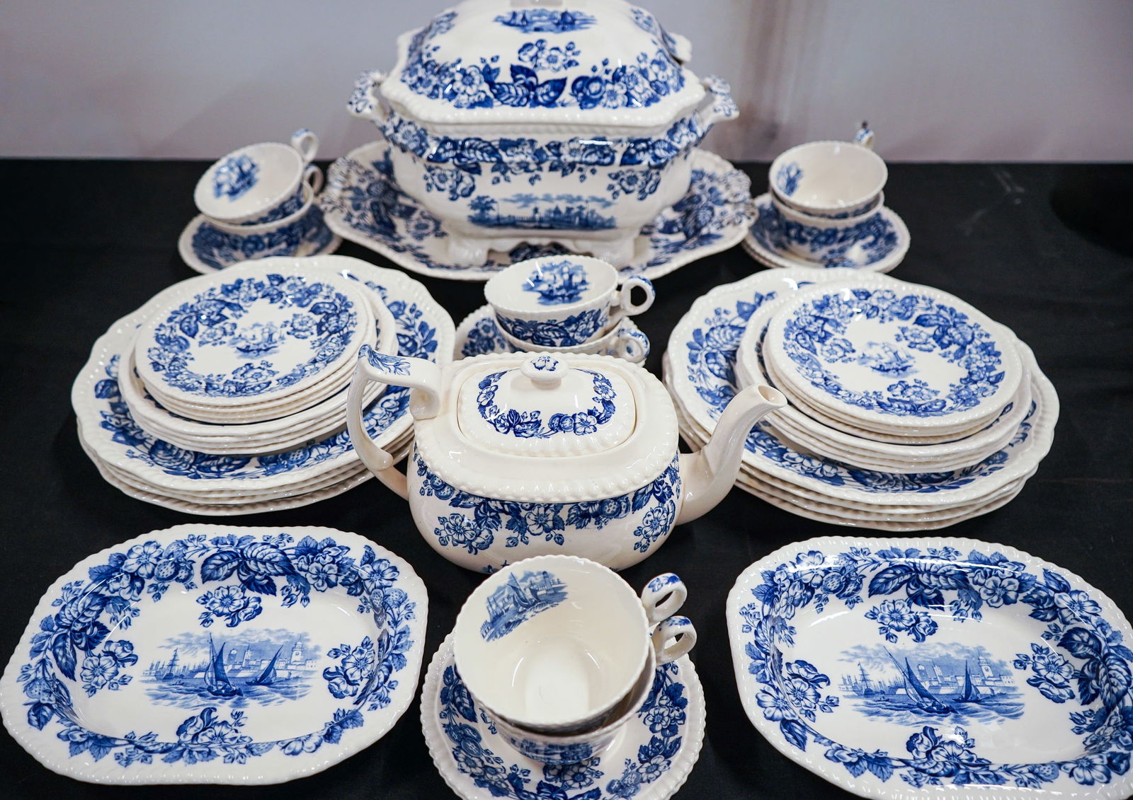 44 pcs. Copeland Spode Old Salem Dinnerware - 5