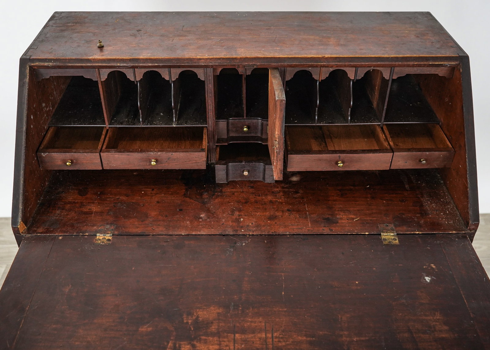 18th c Chippendale Desk - 6