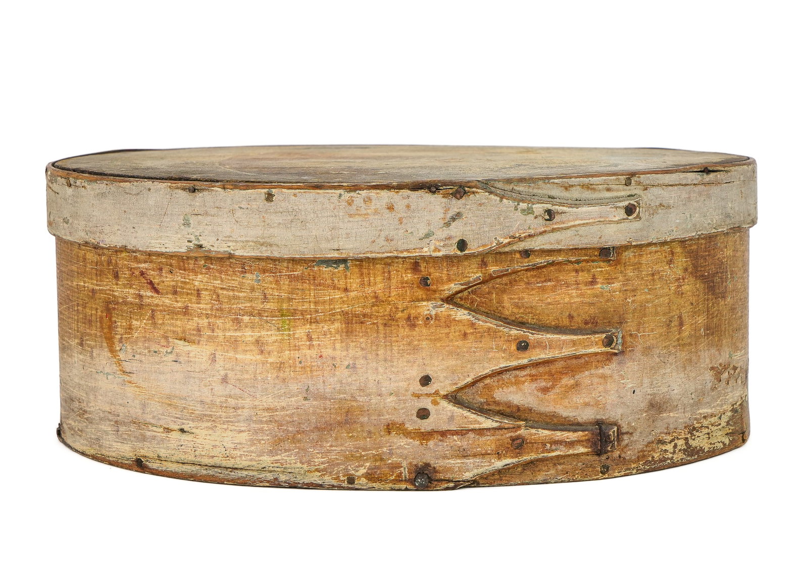 Shaker Three Finger Oval Box: Shaker 3 finger oval box with lid, traces of blue paint under white putty paint, danaged area on left side base, 9 1/2" x 7" x 3 3/4"