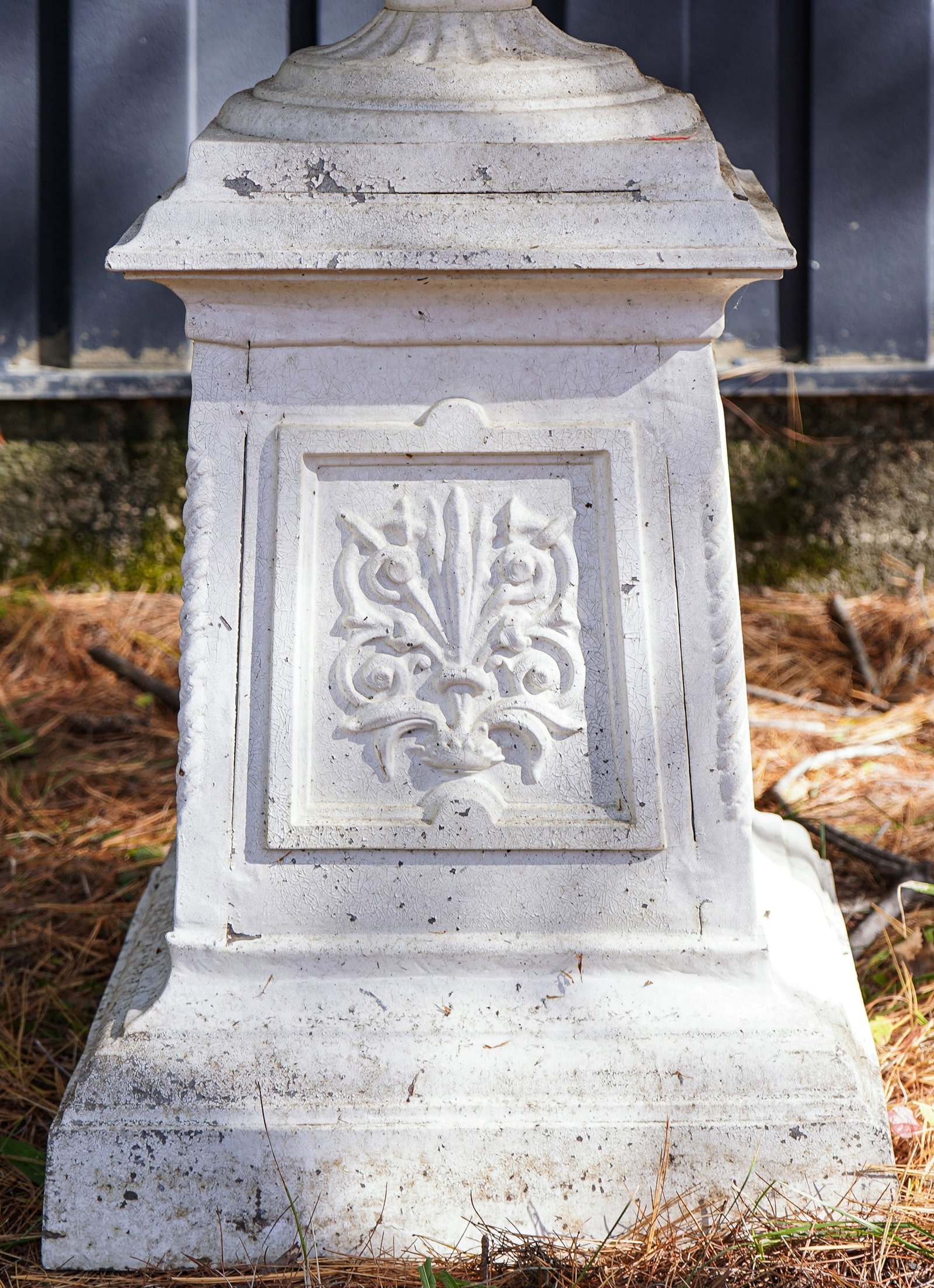 Victorian Garden Urn - 3