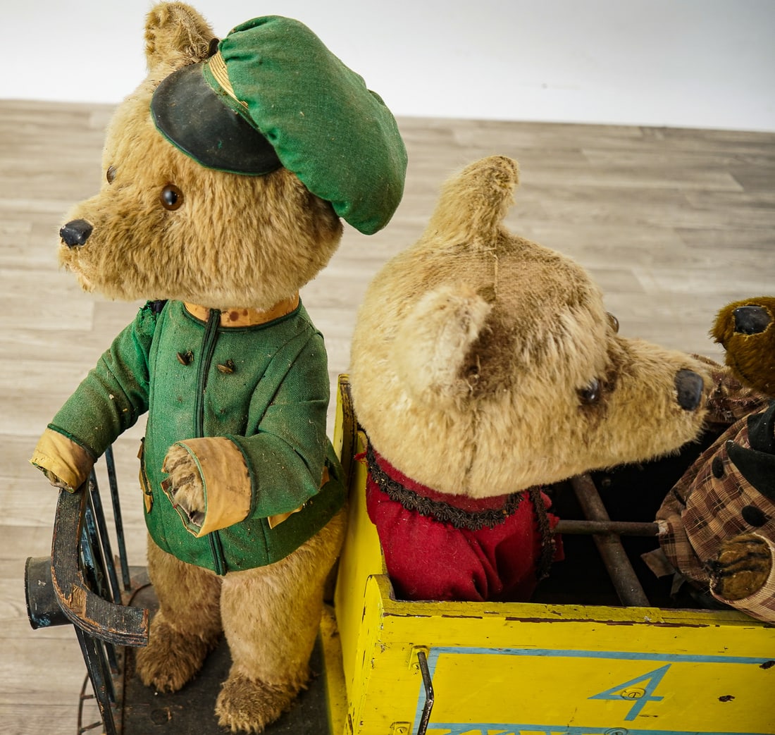 1950's Teddy Bear Trolley Window Display - 3
