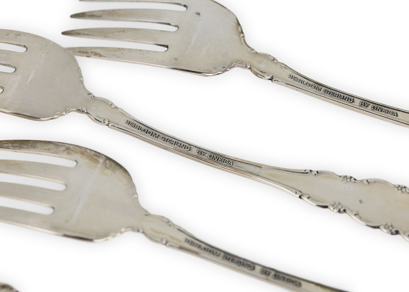 22 pcs. Heirloom Sterling Flatware - 4
