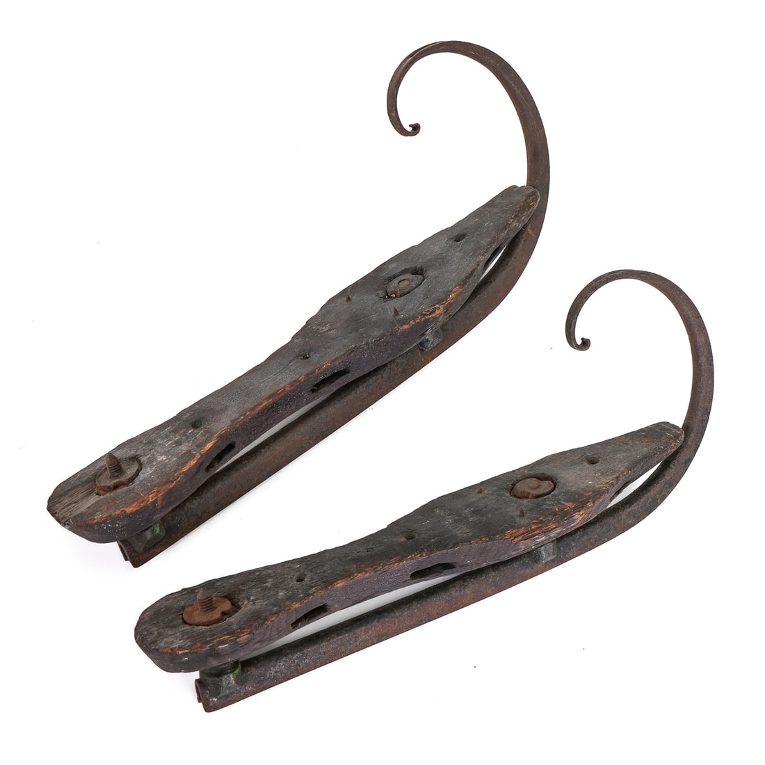 Outstanding Pair of Early Ice Skates (1 of 1)