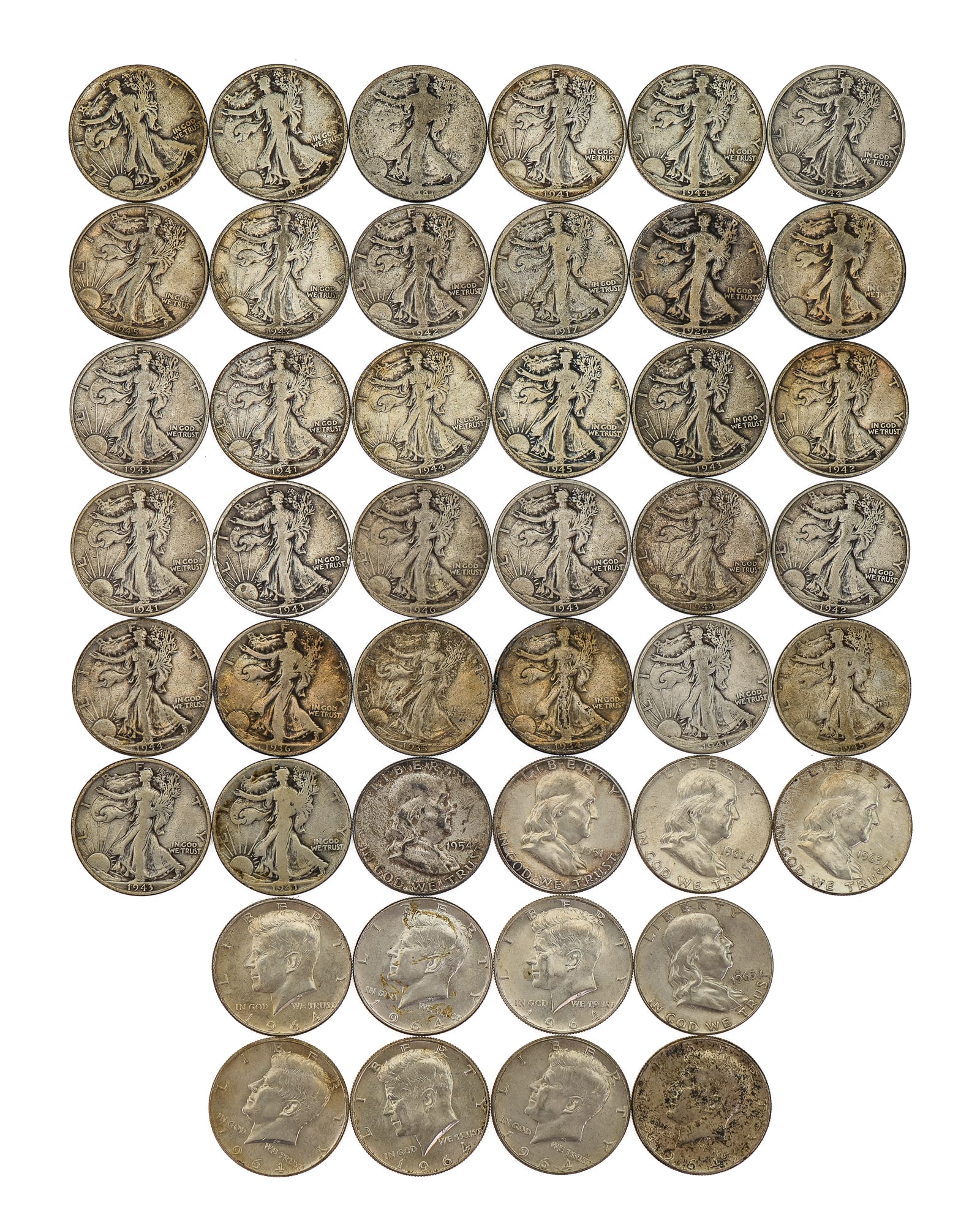 44 US Silver Half Dollars: US silver half dollars (44 pcs), not graded