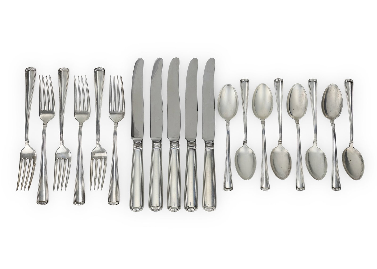 19 pcs.Blackinton Sterling Sterling Flatware: 19 pcs. R. Blackinton & Co. "Mary Louise" pattern sterling silver flatware including 6 dinner forks, 8 teaspoons, 5 dinner knives with stainless steel blades, all in excellent like new condition 14.8 