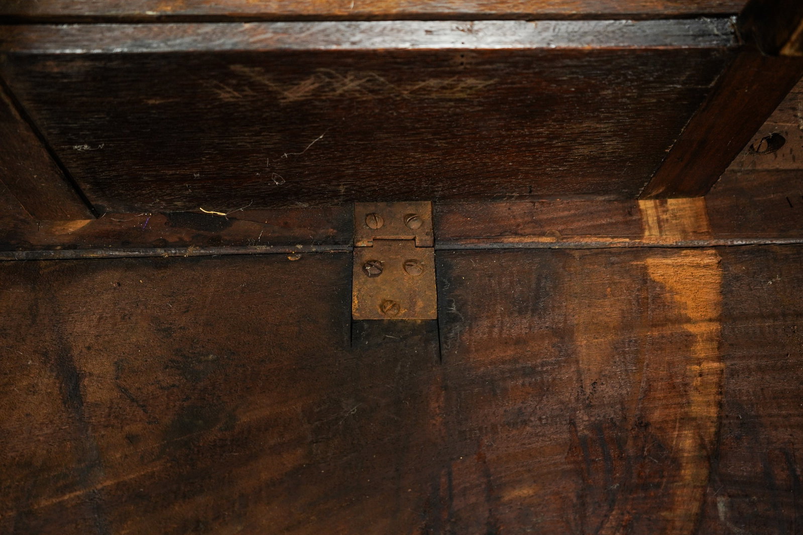 18th c Irish Walnut Wake Table - 7