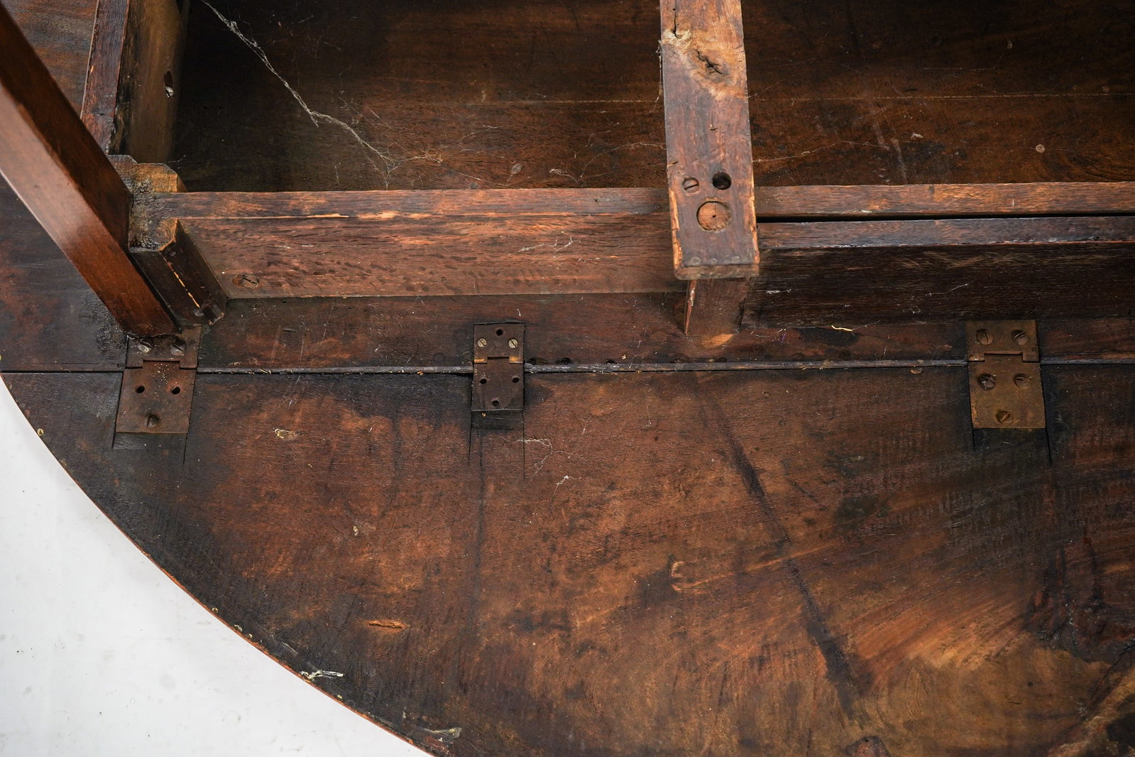 18th c Irish Walnut Wake Table - 8