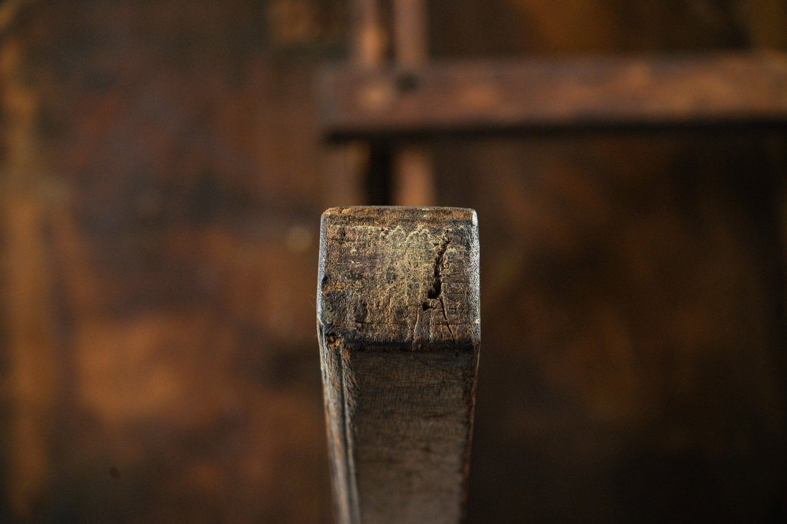 18th c Irish Walnut Wake Table - 9