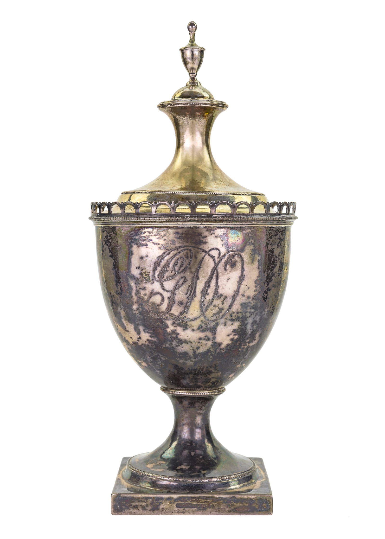 ca. 1800 Christian Wiltberger Silver Sugar Urn: Late 18th or early 19th c. Christian Wiltberger (1769-1851) Philadelphia, PA coin silver neoclassical covered sugar urn having reticulated gallery rim, finial lid, and square base with beaded accents,
