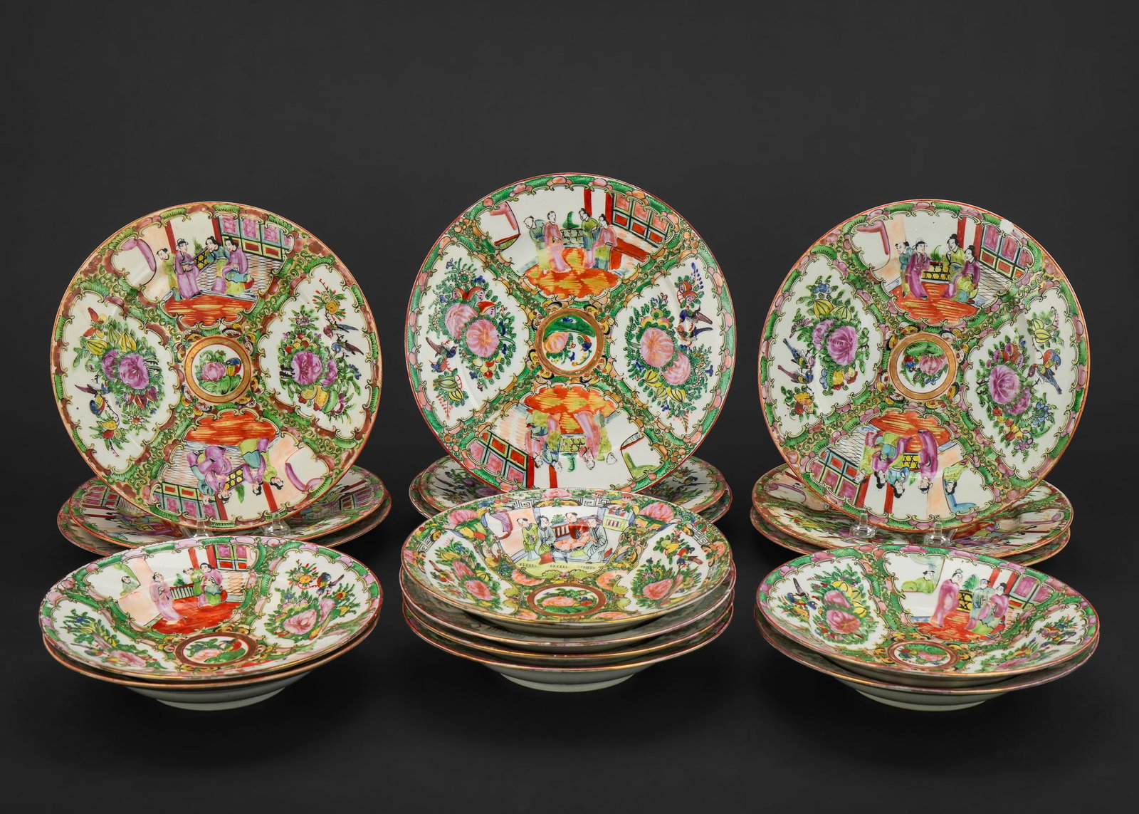 17 pcs. Chinese Rose Medallion Tableware (1 of 4)