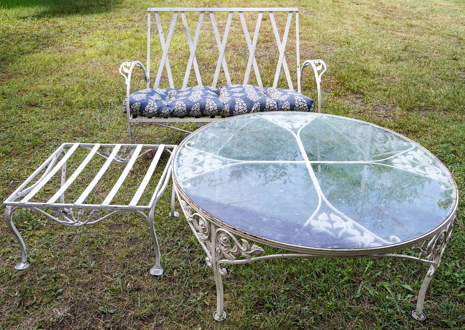 Three piece suite of outdoor furniture from Allenwood Resort (1 of 5)