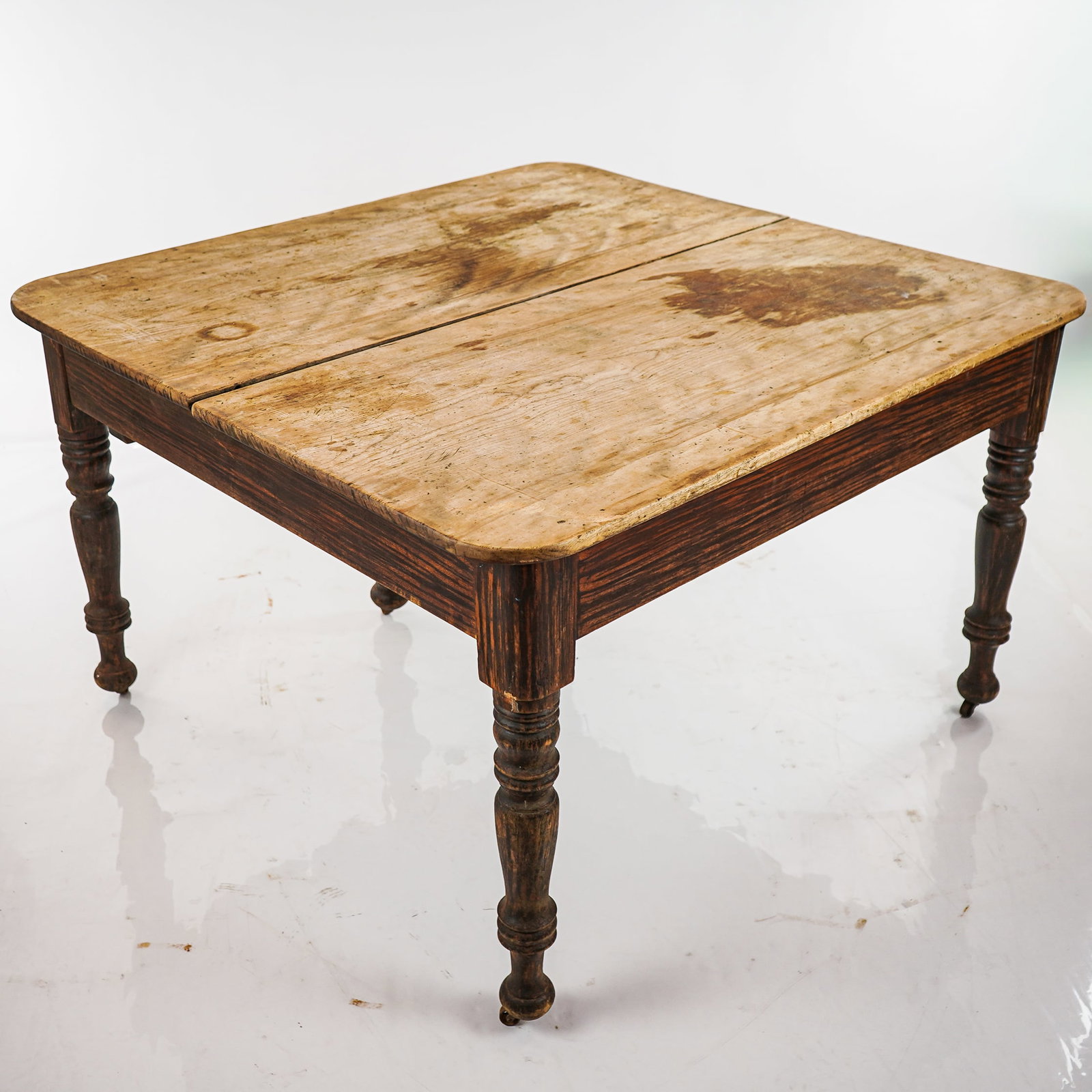 Grain Painted Farm Extension Table. - 4