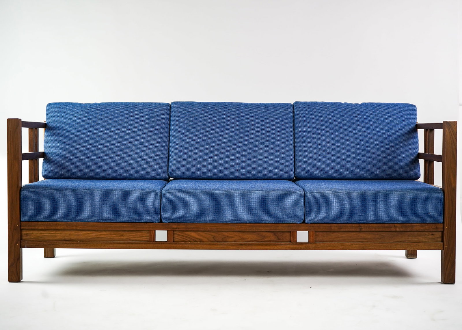 Thomas Moser "Windward" Three seat sofa - 2