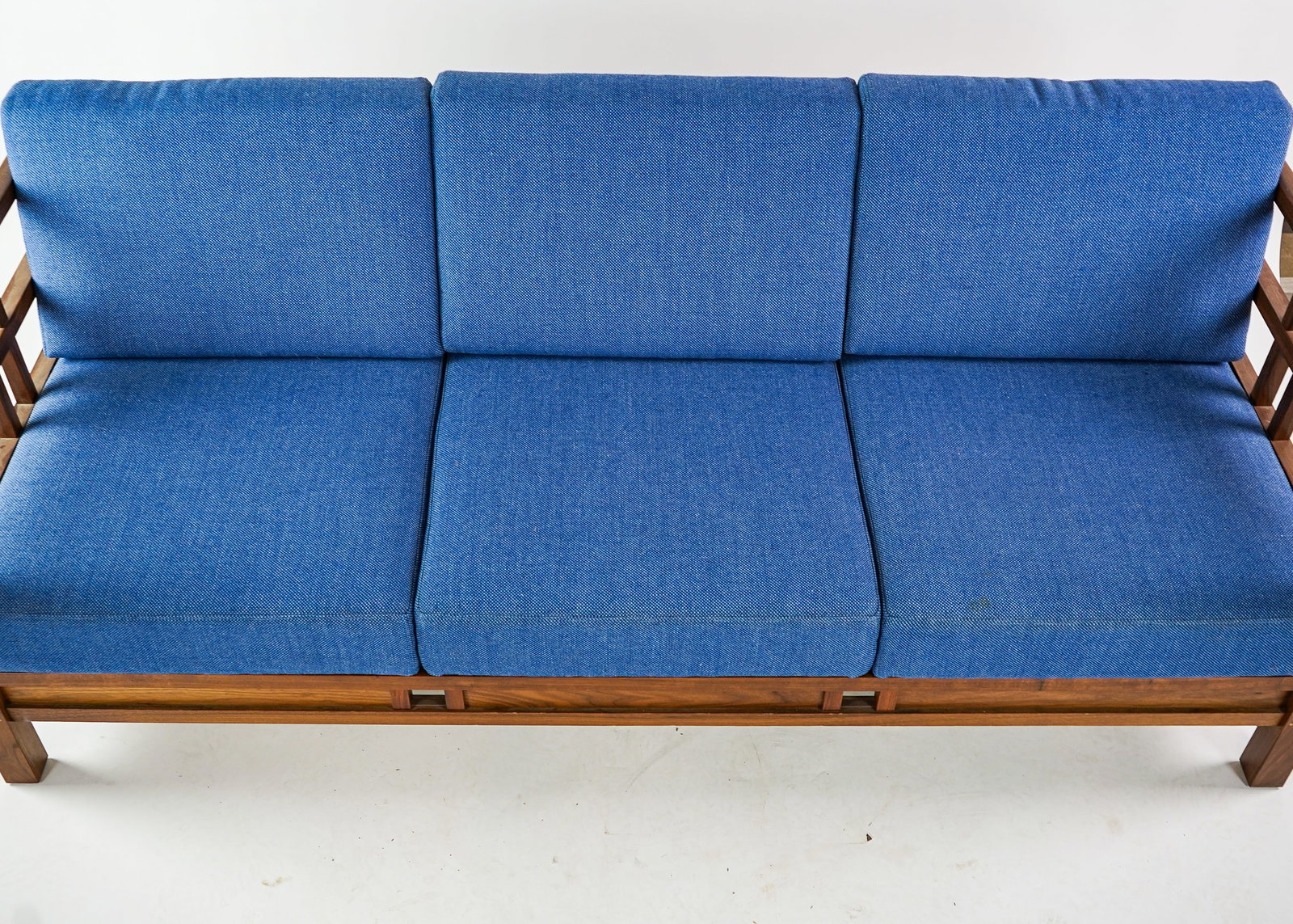 Thomas Moser "Windward" Three seat sofa - 3