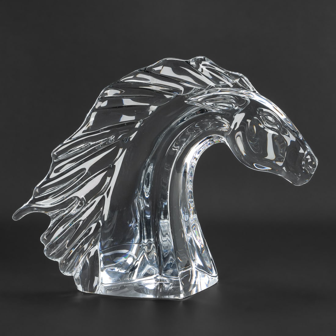Daum French Crystal Tete de Cheval Figure: Large contemporary Daum French crystal art glass 'Tete de Cheval' stallion horse head bust with flowing mane, signed near base, overall excellent condition. 13" x 16"