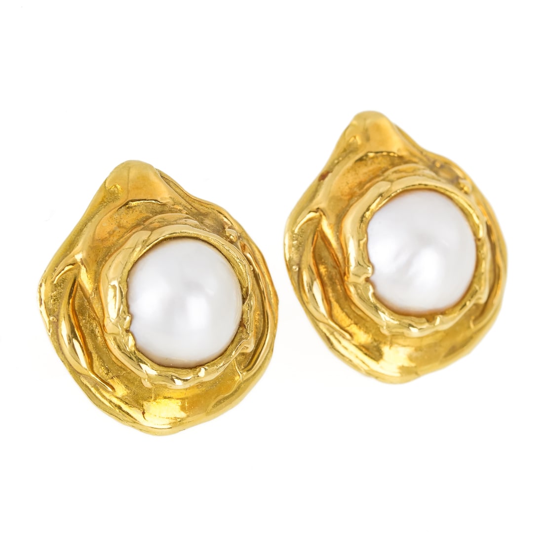 Elizabeth Gage 18k Mabe Pearl Earrings: A pair of Elizabeth Gage 18k yellow gold earring set with center 12 mm mabe pearls. Post and clip backs. 28 mm wide. 35.8 grams t.w. Signed. In a Elizabeth Gage box.
