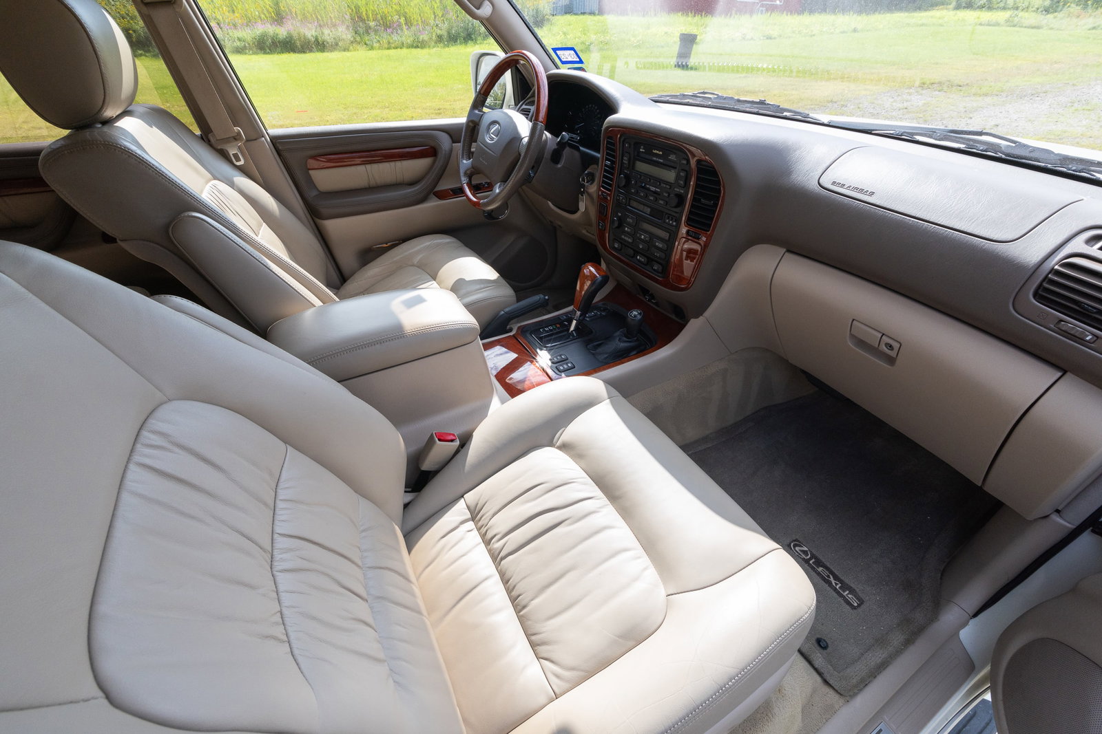 2001 Lexus LX470 V8 SUV - 12